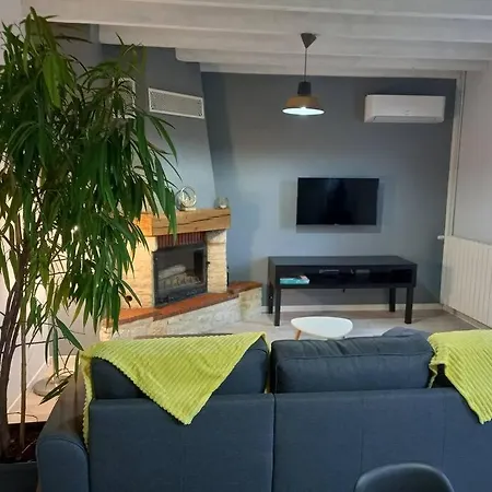 D'elvire Maison Chaleureuse Avec Jacuzzi Privatif Et Parc Arbore *