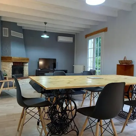 D'elvire Maison Chaleureuse Avec Jacuzzi Privatif Et Parc Arbore Σπίτι διακοπών *