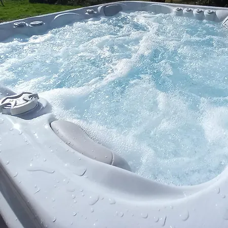 D'elvire Maison Chaleureuse Avec Jacuzzi Privatif Et Parc Arbore Μπερζεράκ